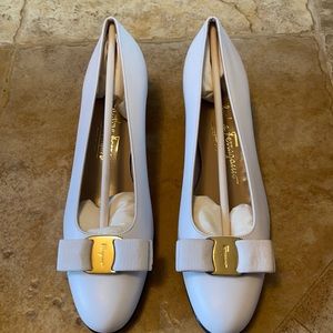 Salvatore Ferragamo VARA White 7 1/2 AA